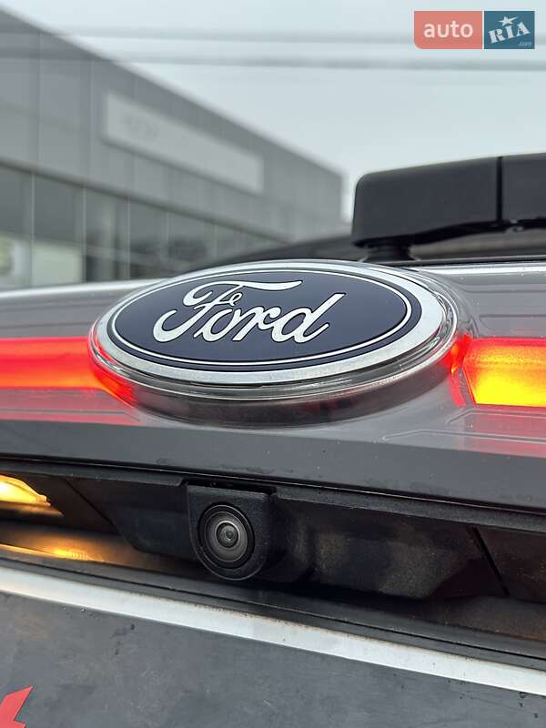 Внедорожник / Кроссовер Ford Edge 2018 в Сумах