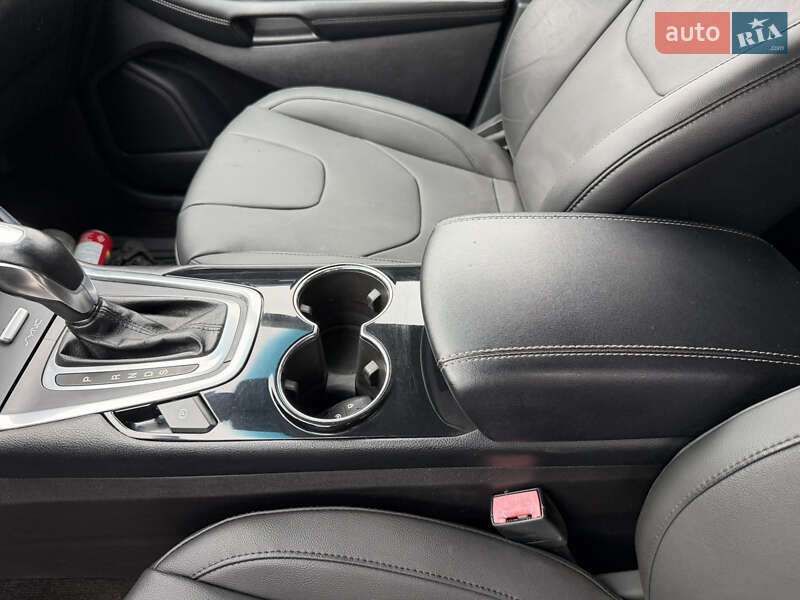 Позашляховик / Кросовер Ford Edge 2015 в Дубні