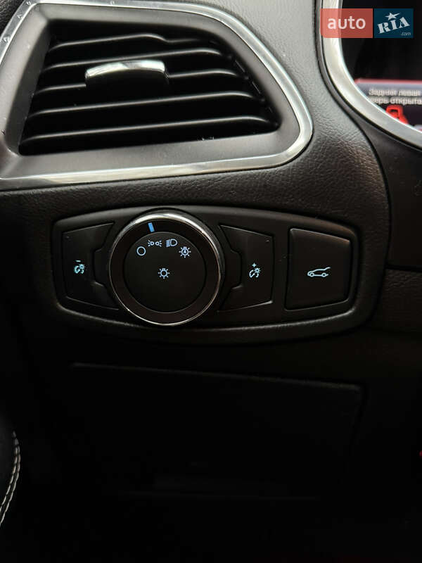 Внедорожник / Кроссовер Ford Edge 2017 в Сумах