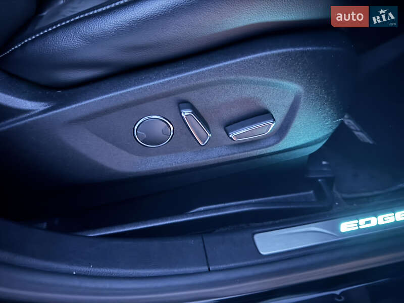 Позашляховик / Кросовер Ford Edge 2016 в Києві