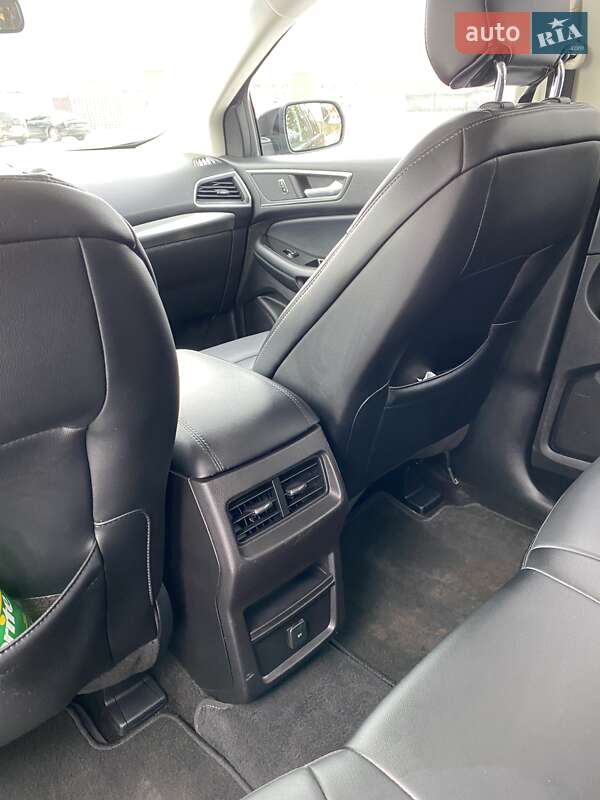 Позашляховик / Кросовер Ford Edge 2017 в Кривому Розі