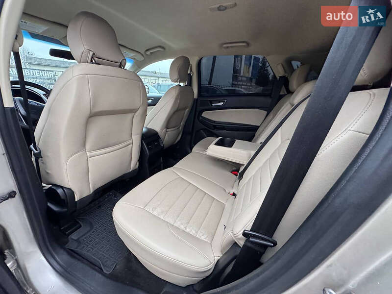Позашляховик / Кросовер Ford Edge 2017 в Стрию