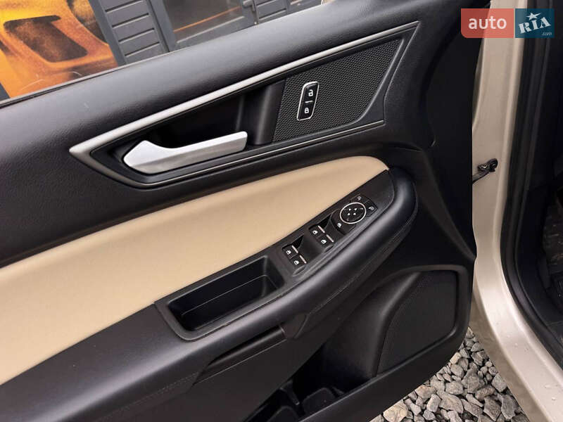 Позашляховик / Кросовер Ford Edge 2017 в Стрию