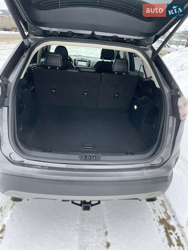 Позашляховик / Кросовер Ford Edge 2019 в Радехові