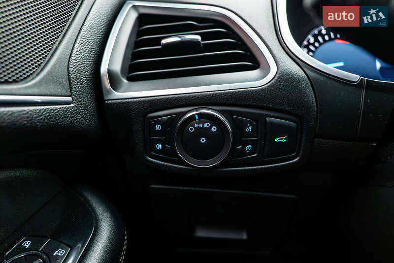 Позашляховик / Кросовер Ford Edge 2016 в Києві