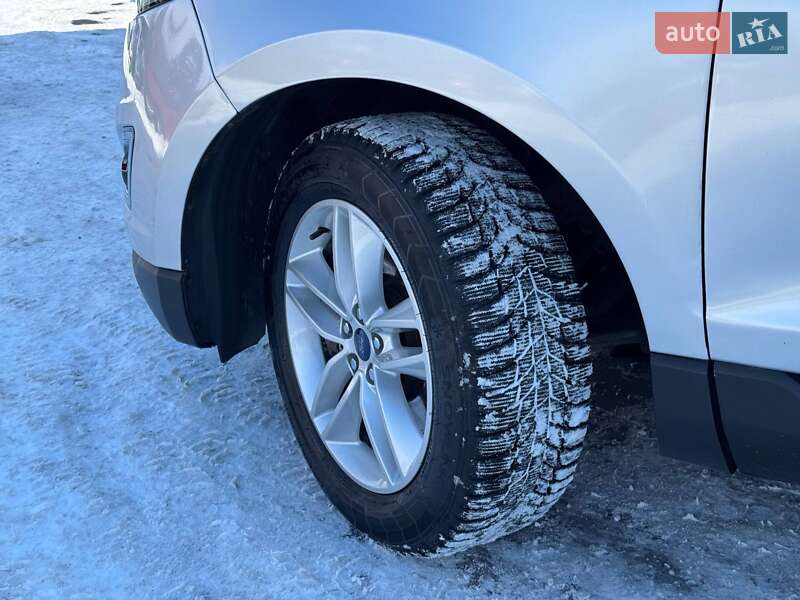Позашляховик / Кросовер Ford Edge 2017 в Рівному
