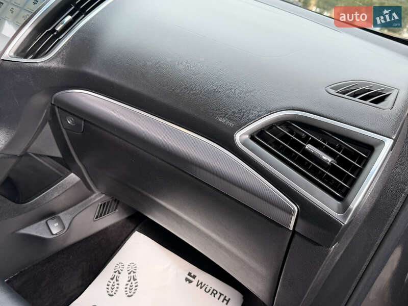 Внедорожник / Кроссовер Ford Edge 2016 в Дрогобыче