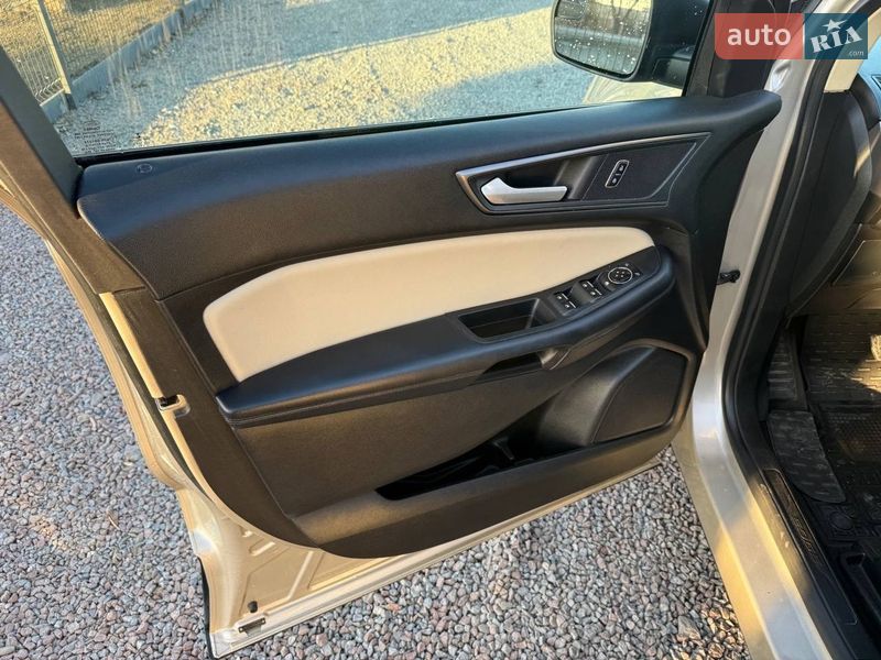 Позашляховик / Кросовер Ford Edge 2017 в Стрию