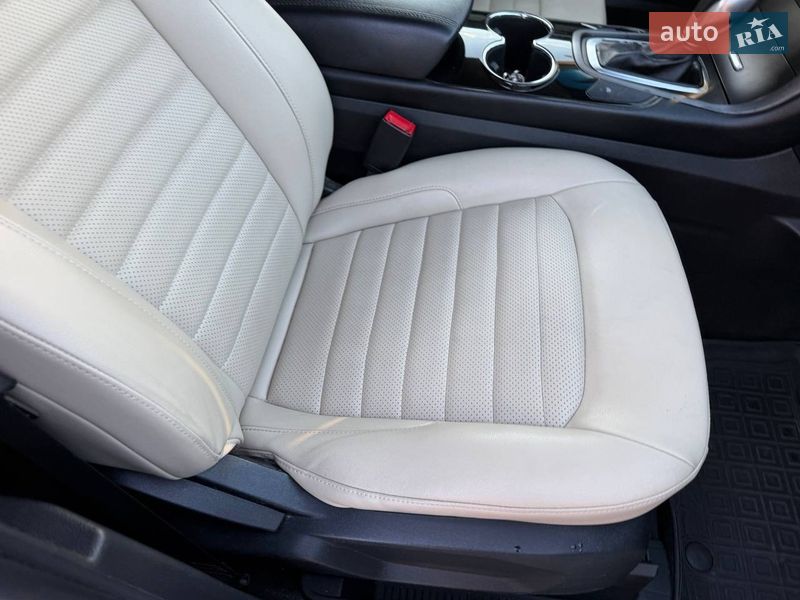 Позашляховик / Кросовер Ford Edge 2017 в Стрию