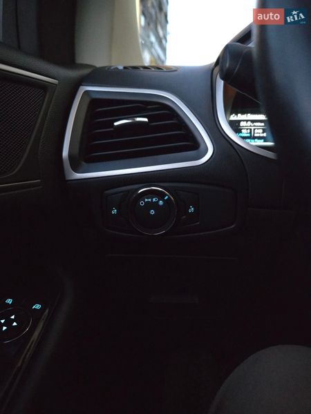 Позашляховик / Кросовер Ford Edge 2016 в Києві