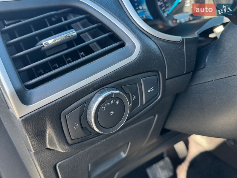 Позашляховик / Кросовер Ford Edge 2015 в Броварах