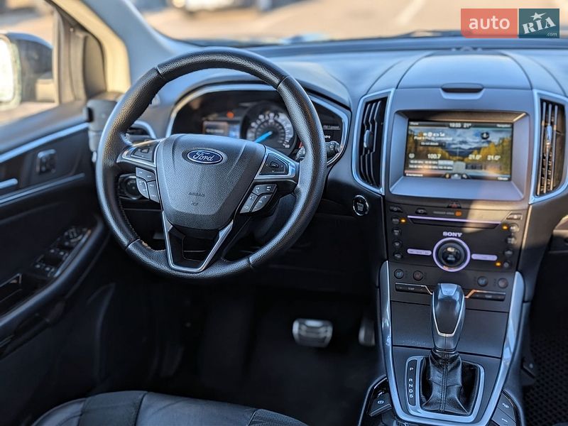 Позашляховик / Кросовер Ford Edge 2015 в Дубні