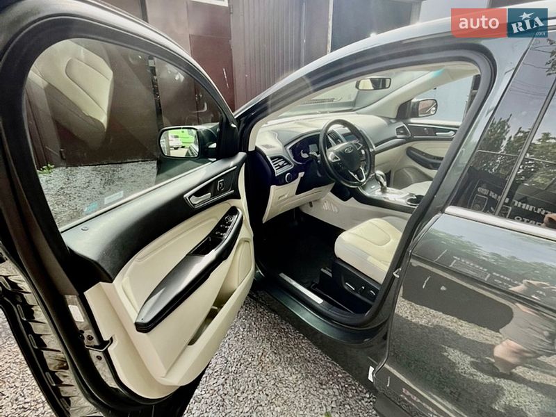 Внедорожник / Кроссовер Ford Edge 2015 в Ровно
