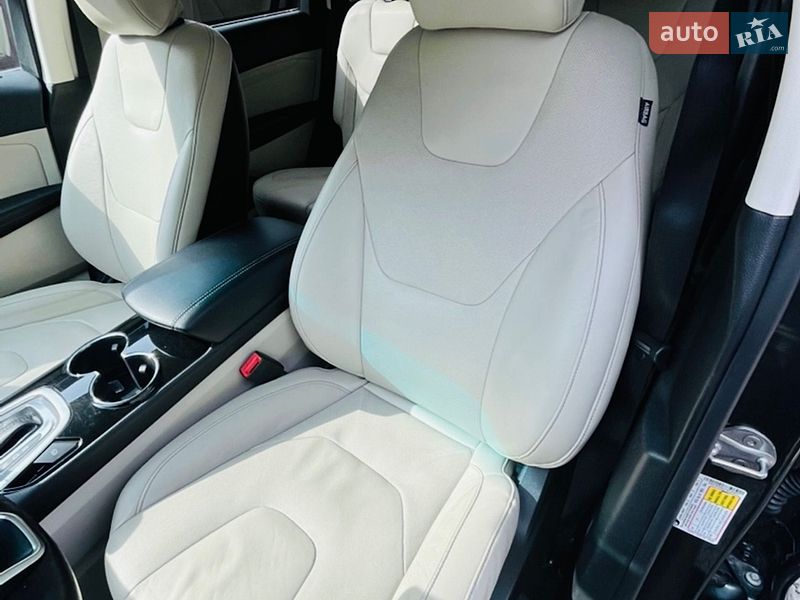 Внедорожник / Кроссовер Ford Edge 2015 в Ровно
