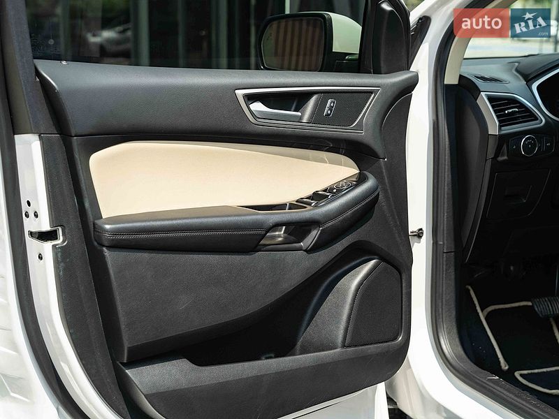 Внедорожник / Кроссовер Ford Edge 2016 в Черновцах