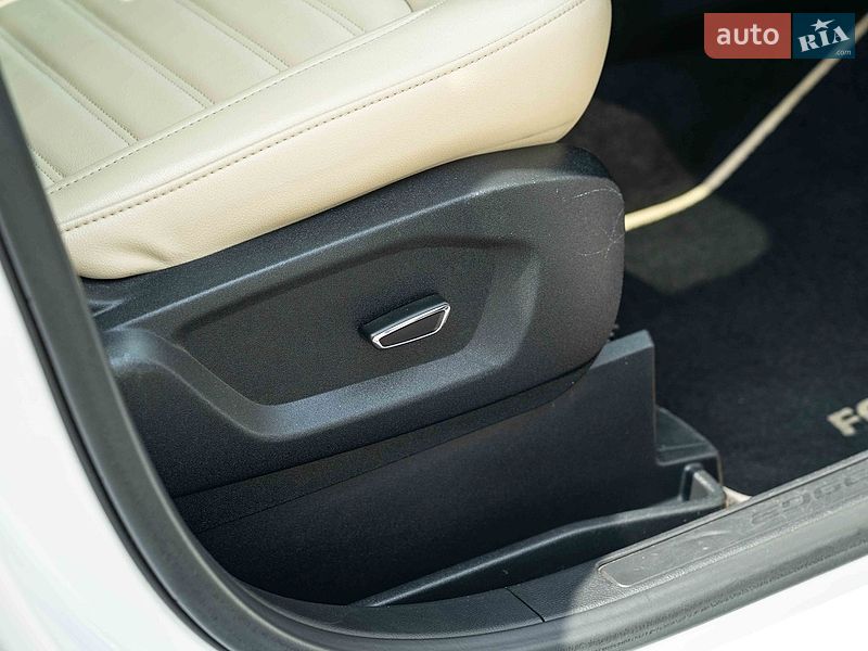 Внедорожник / Кроссовер Ford Edge 2016 в Черновцах