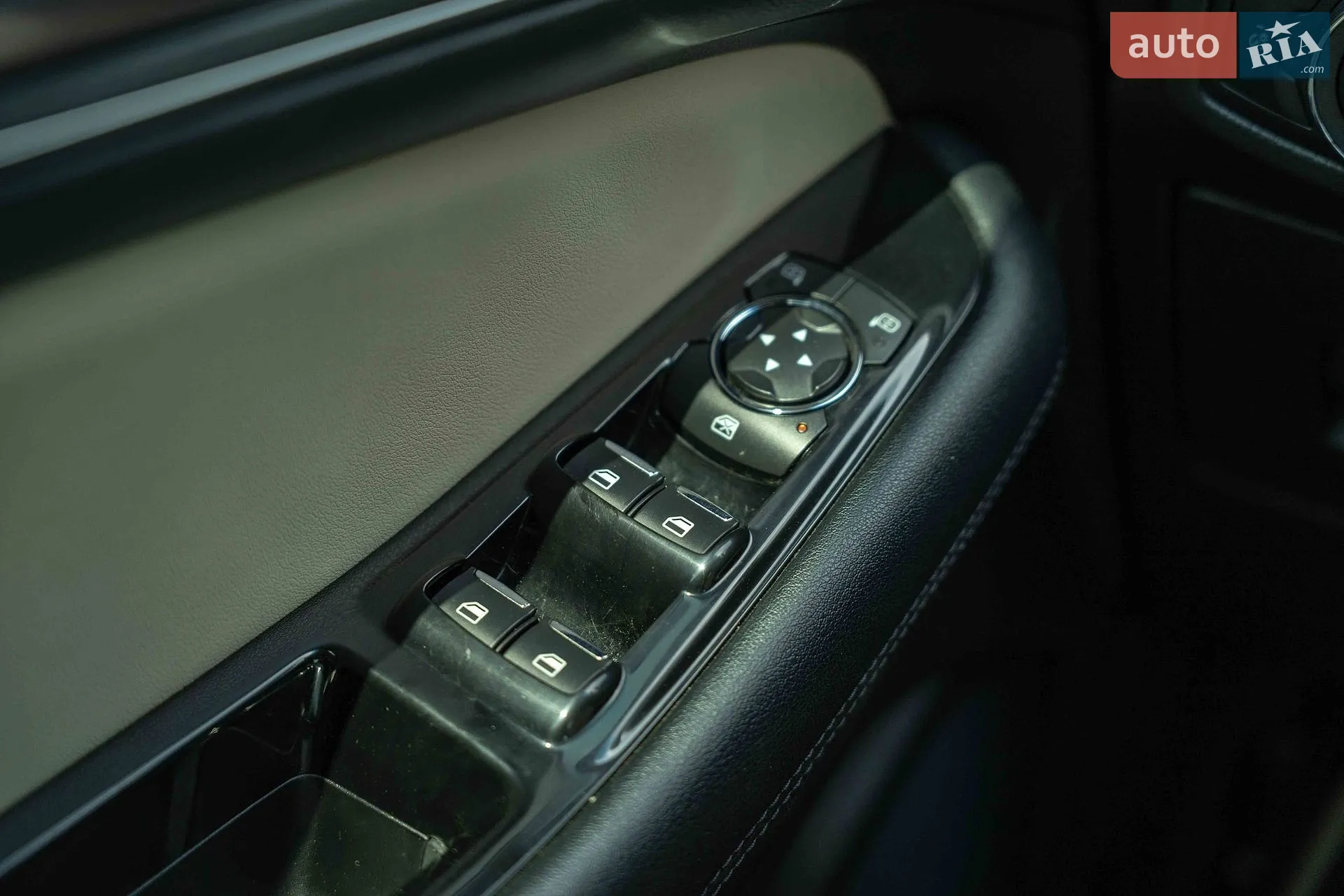 2016 Ford Edge - мініатюра 19