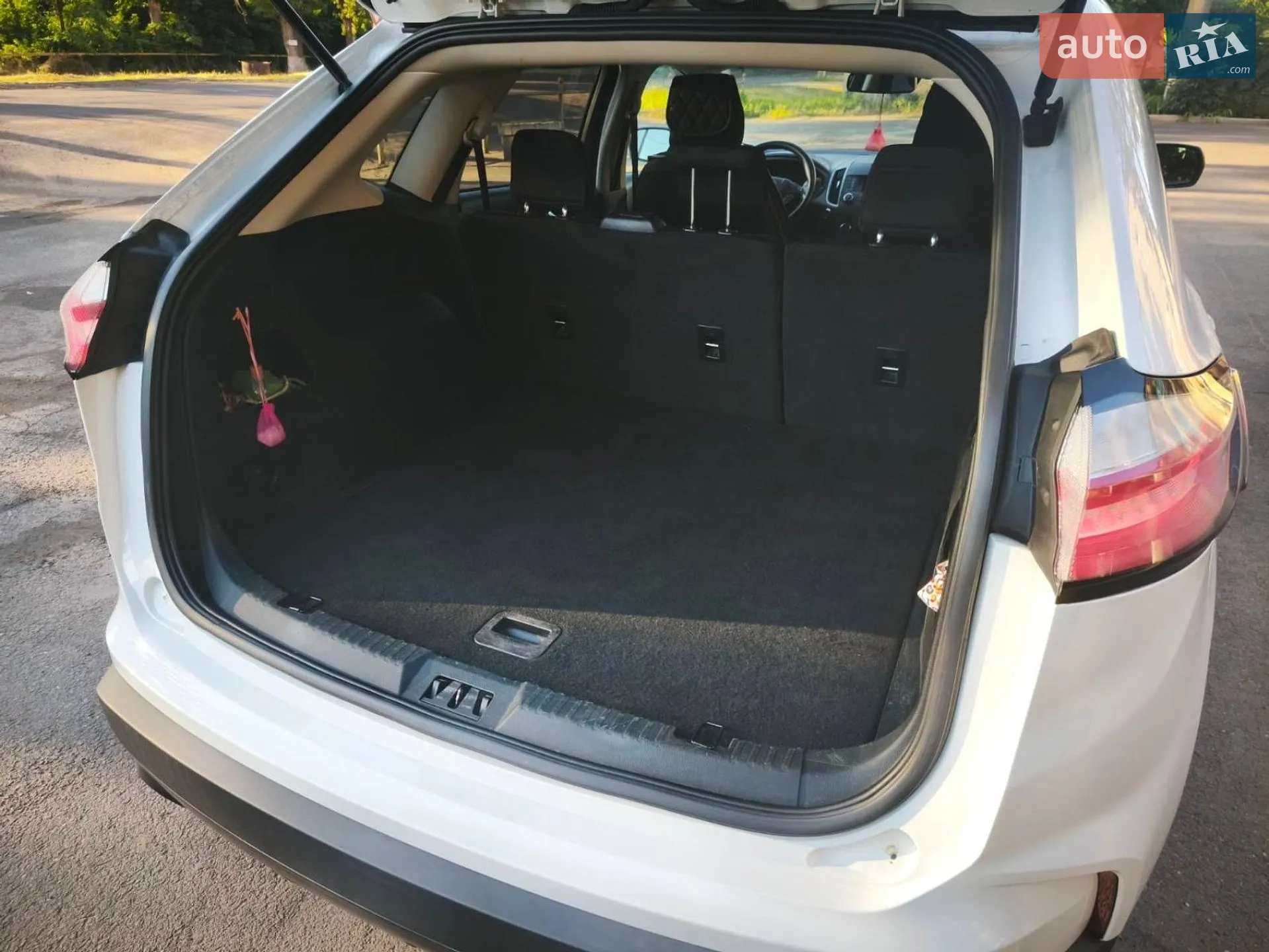 Ford Edge 2019 VIN 2FMPK3G93KBB73393 фото оголошення 7 з 32