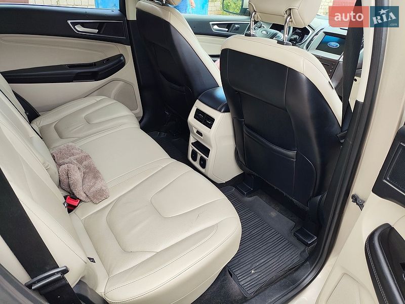 Позашляховик / Кросовер Ford Edge 2017 в Южноукраїнську