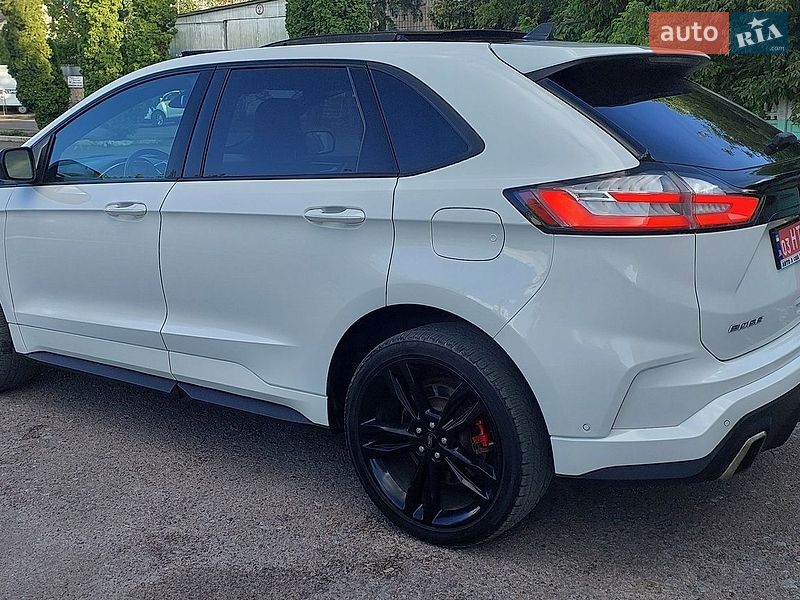 Позашляховик / Кросовер Ford Edge 2020 в Дубні
