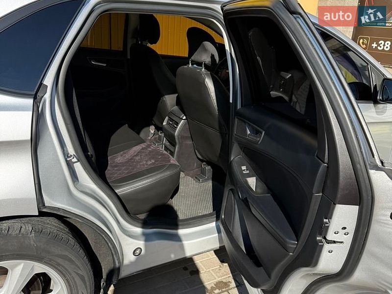 Позашляховик / Кросовер Ford Edge 2015 в Новояворівську