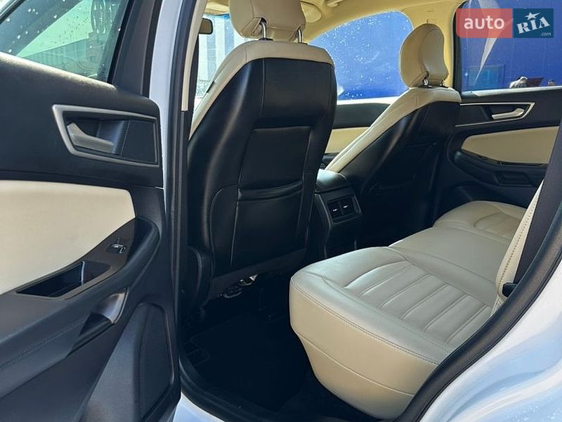 Позашляховик / Кросовер Ford Edge 2019 в Дубні