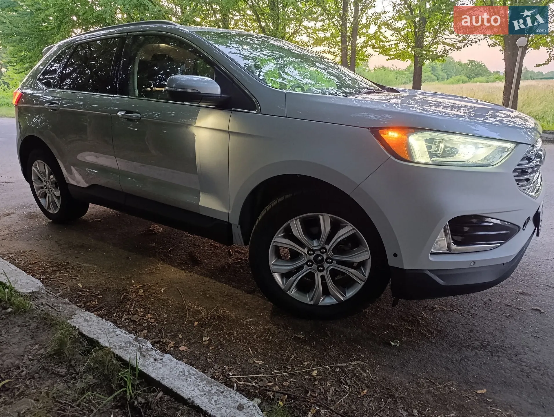 2019 Ford Edge - мініатюра 2