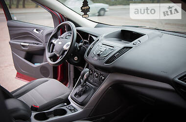 Позашляховик / Кросовер Ford Escape 2014 в 