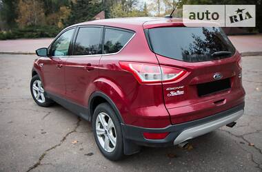 Позашляховик / Кросовер Ford Escape 2014 в 