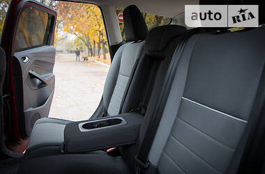 Позашляховик / Кросовер Ford Escape 2014 в 