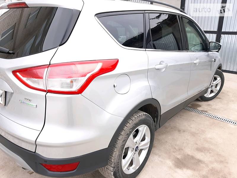 Позашляховик / Кросовер Ford Escape 2015 в Борщеві