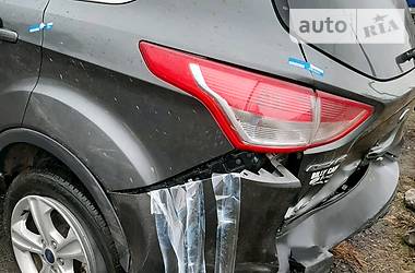 Внедорожник / Кроссовер Ford Escape 2016 в 