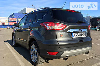 Позашляховик / Кросовер Ford Escape 2016 в 