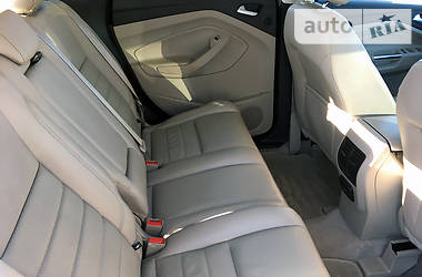 Позашляховик / Кросовер Ford Escape 2016 в 