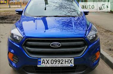 Позашляховик / Кросовер Ford Escape 2018 в 