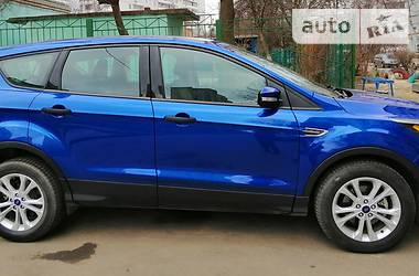 Позашляховик / Кросовер Ford Escape 2018 в 