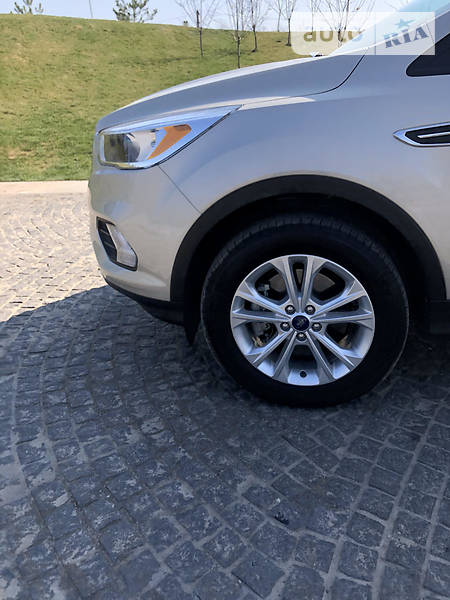 Позашляховик / Кросовер Ford Escape 2018 в Дніпрі