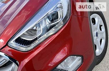 Позашляховик / Кросовер Ford Escape 2016 в 