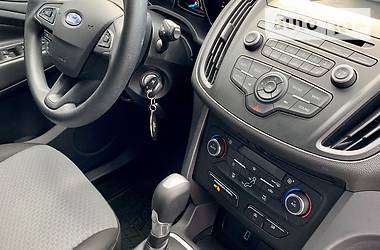 Позашляховик / Кросовер Ford Escape 2016 в 