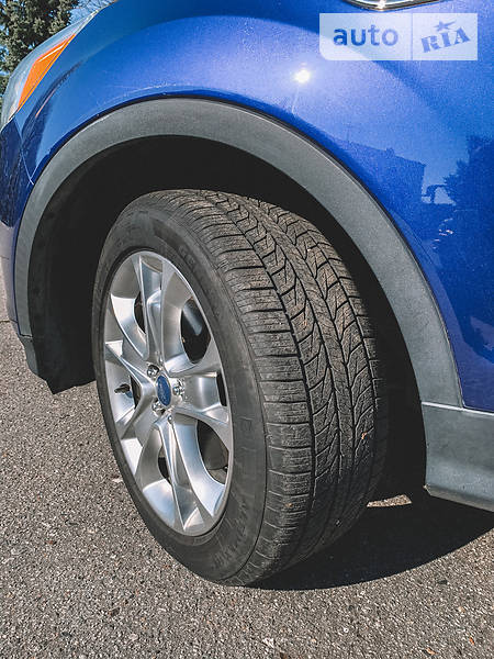 Позашляховик / Кросовер Ford Escape 2013 в Полтаві