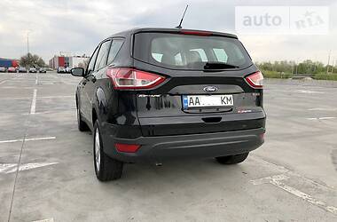 Позашляховик / Кросовер Ford Escape 2014 в 