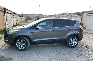 Позашляховик / Кросовер Ford Escape 2012 в 