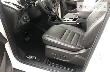 Позашляховик / Кросовер Ford Escape 2018 в 