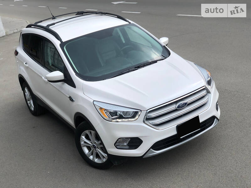 Позашляховик / Кросовер Ford Escape 2018 в 