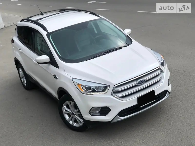 Внедорожник / Кроссовер Ford Escape 2018 в 