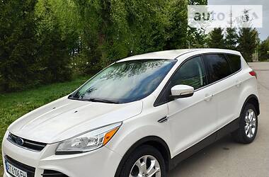 Позашляховик / Кросовер Ford Escape 2013 в 