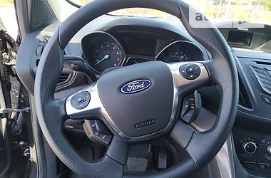 Позашляховик / Кросовер Ford Escape 2013 в 