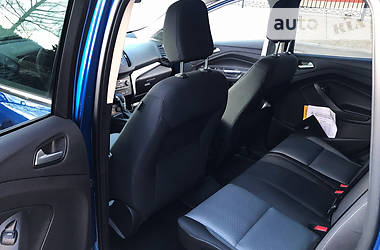 Позашляховик / Кросовер Ford Escape 2017 в 