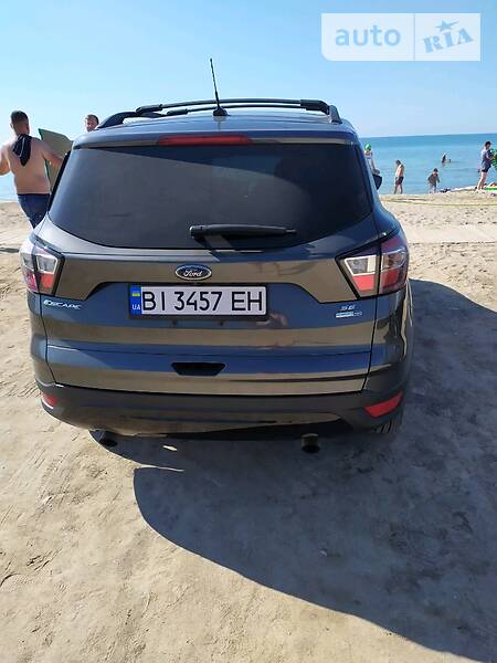 Позашляховик / Кросовер Ford Escape 2017 в Хоролі