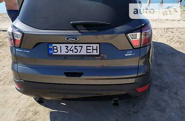 Позашляховик / Кросовер Ford Escape 2017 в 